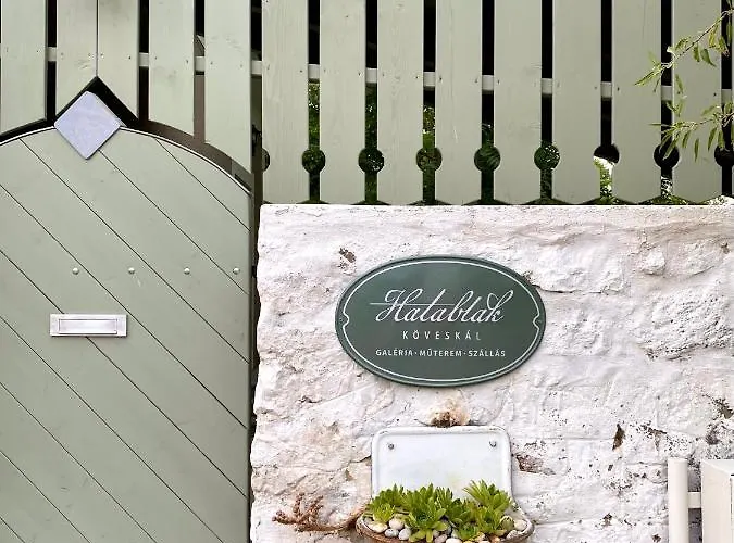 Hatablak Pensjonat Köveskál